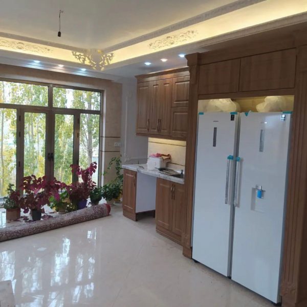 طراحی داخلی آشپزخانه رو به باغ